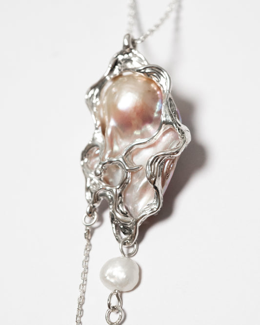 Baroque pearl necklace