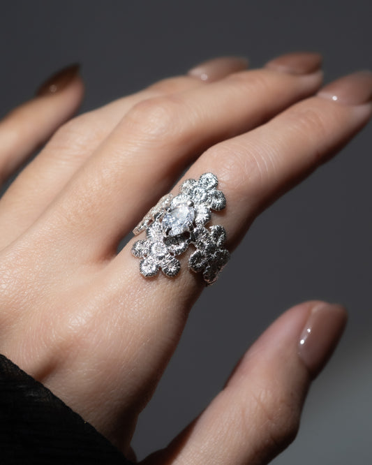 cluster floral Lace Ring with gem