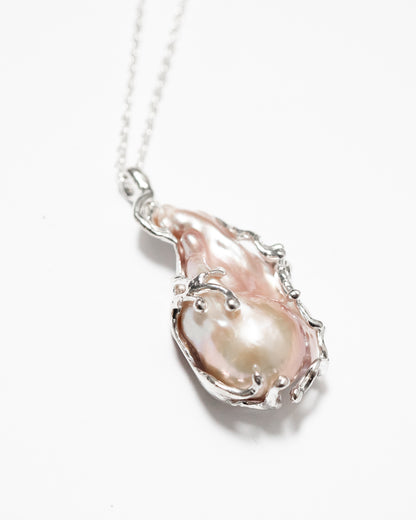 Baroque pearl necklace