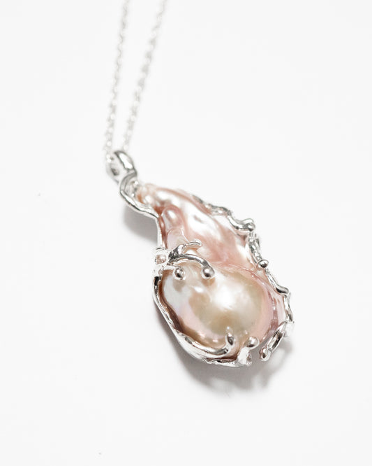 Baroque pearl necklace