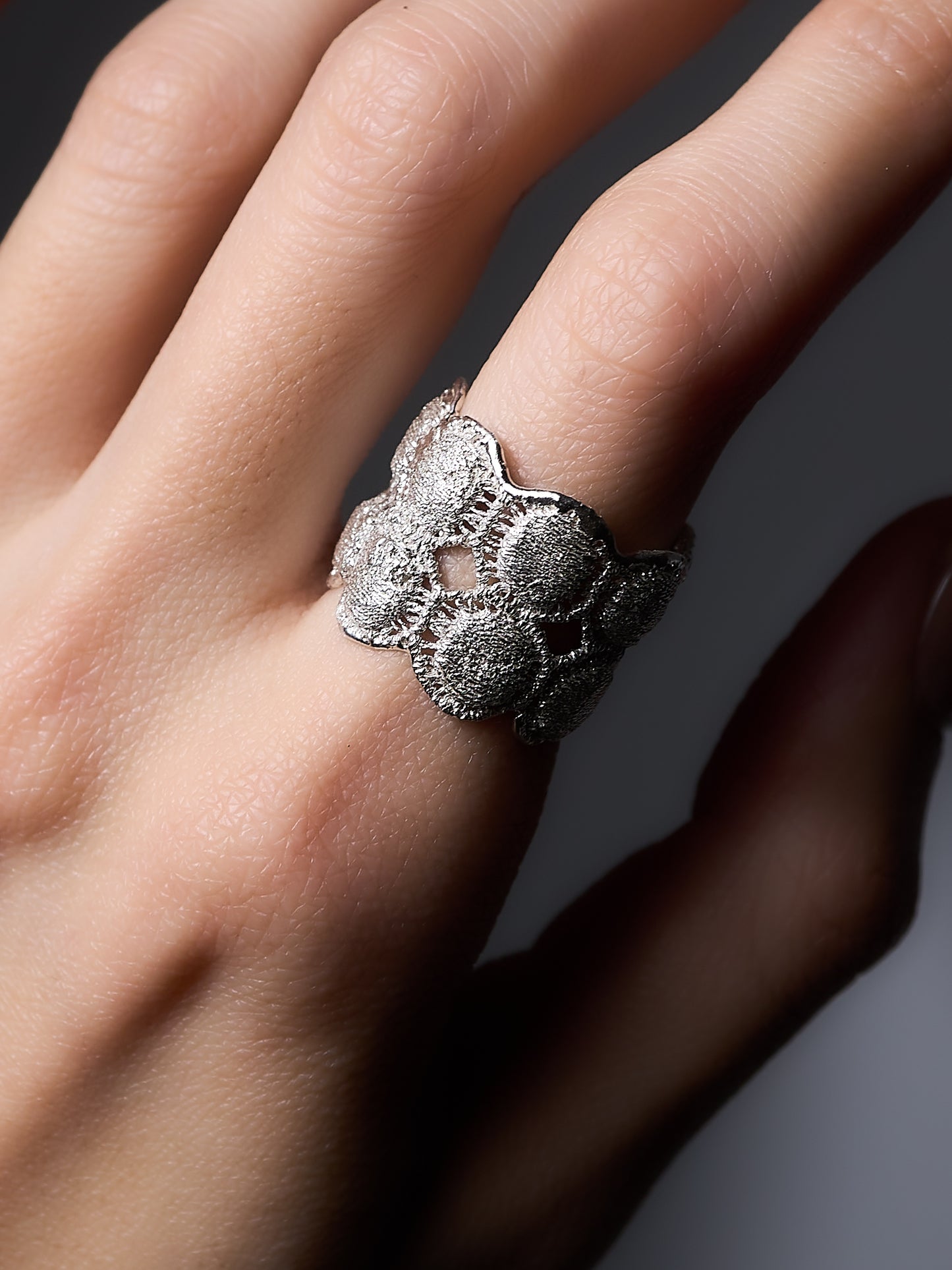 Lace band