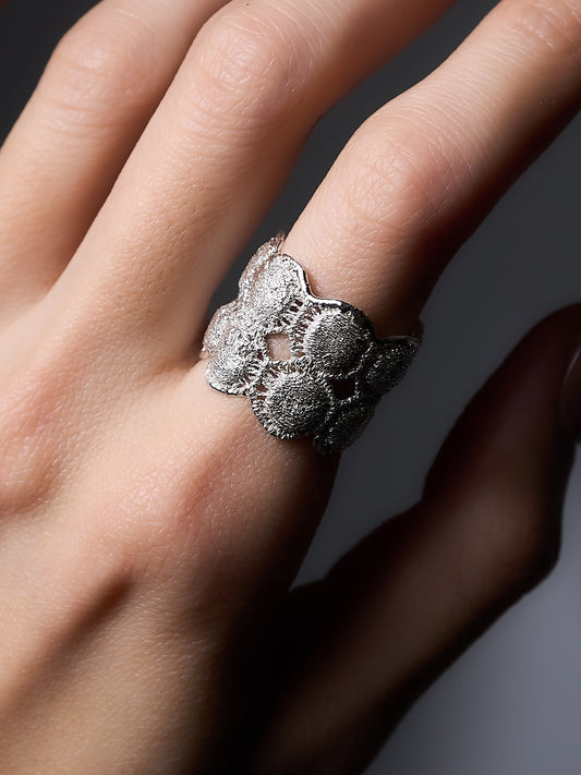 Lace band