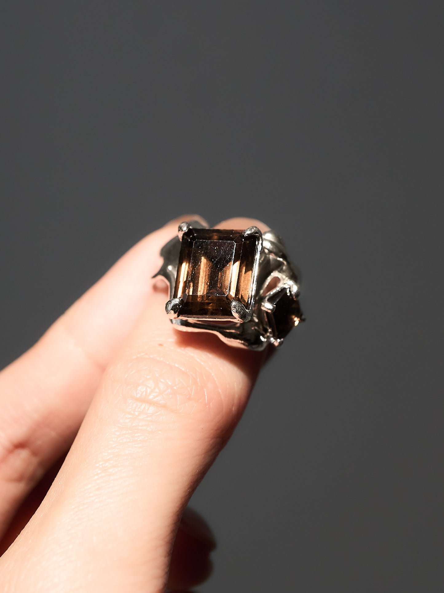 Fluid double smoke quartz ring- 6.5