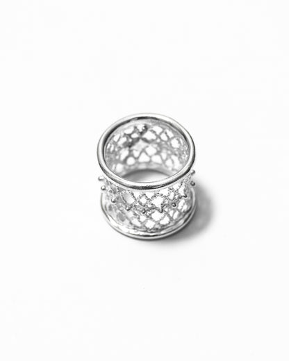 Lace cage band