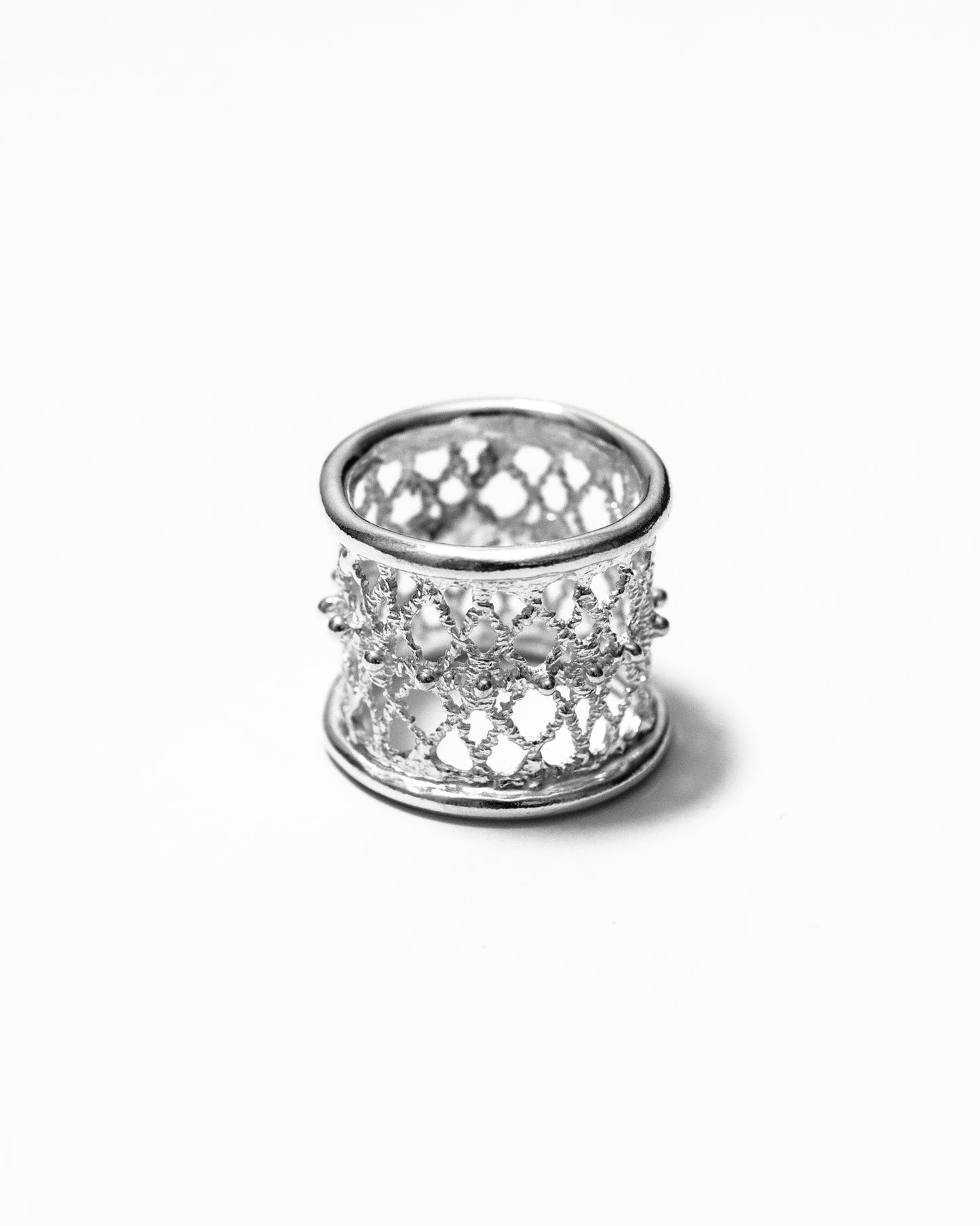 Lace cage band