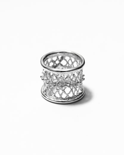 Lace cage band