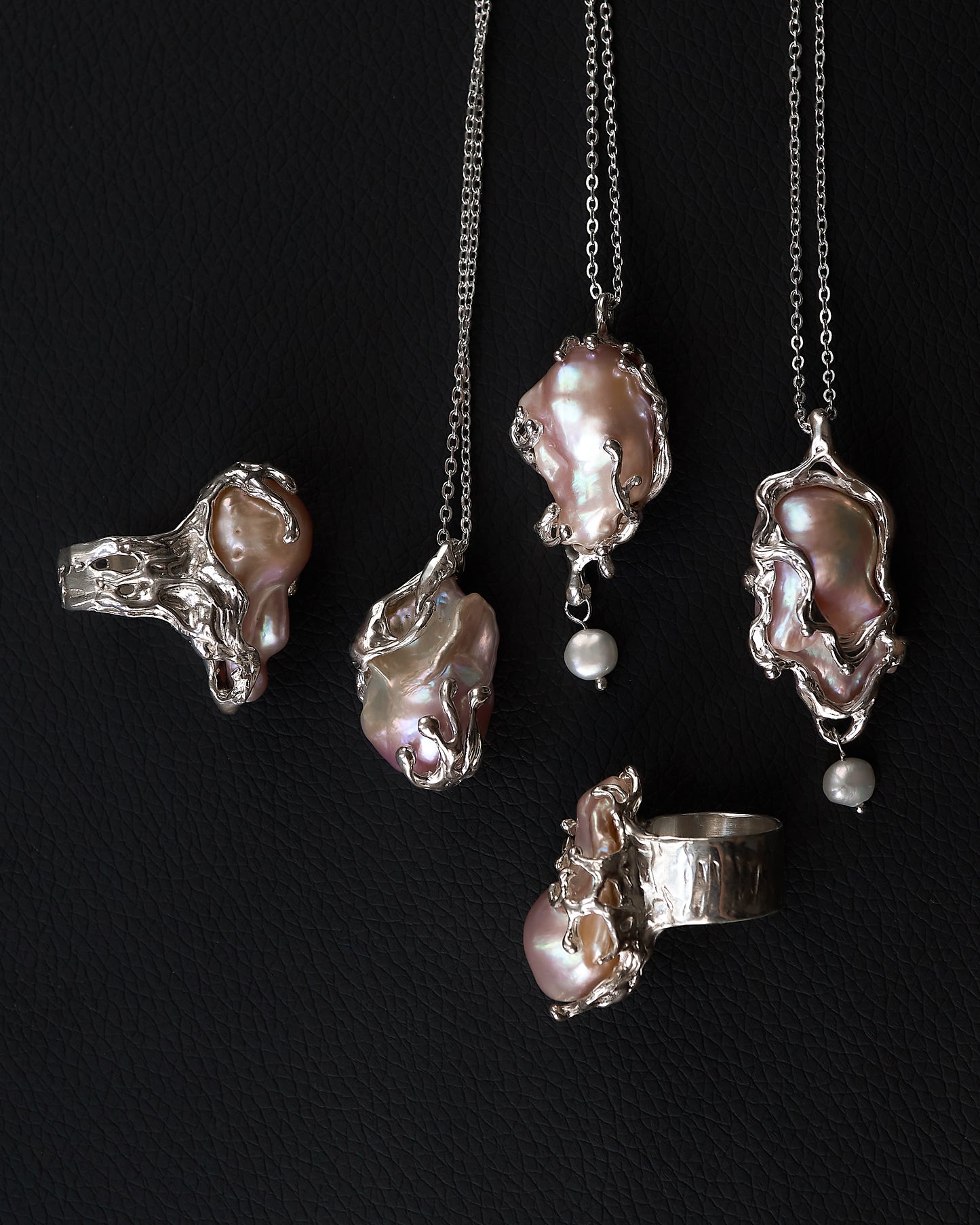 Baroque pearl necklace