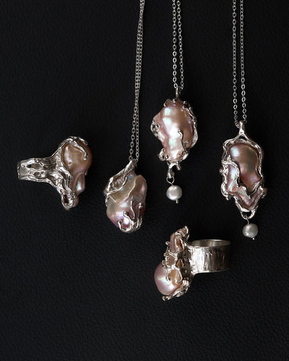 Baroque pearl necklace