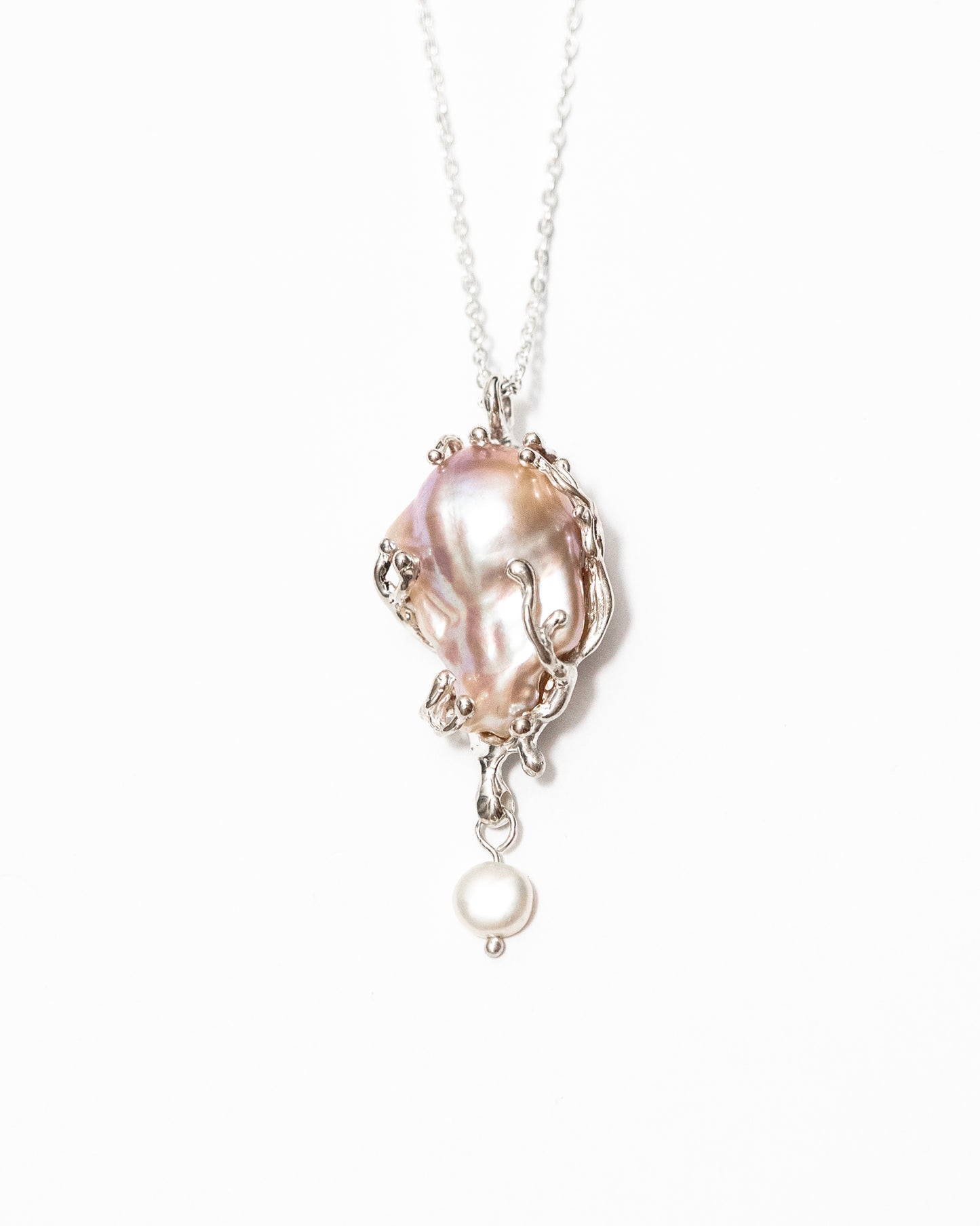 Baroque pearl necklace