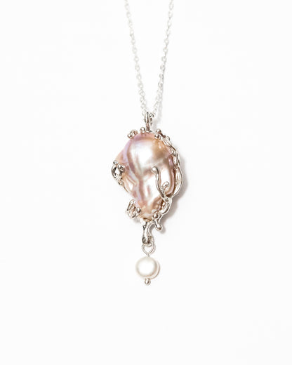 Baroque pearl necklace