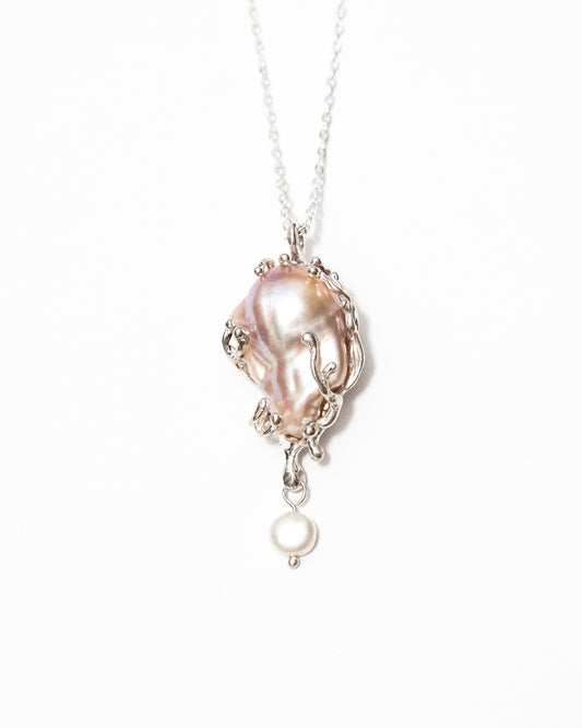 Baroque pearl necklace