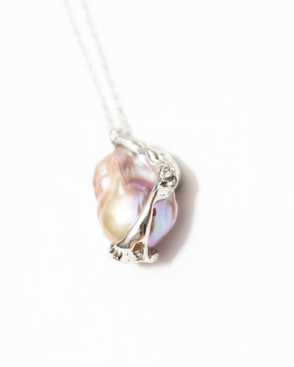 Baroque pearl necklace