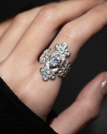 cluster floral Lace Ring with gem