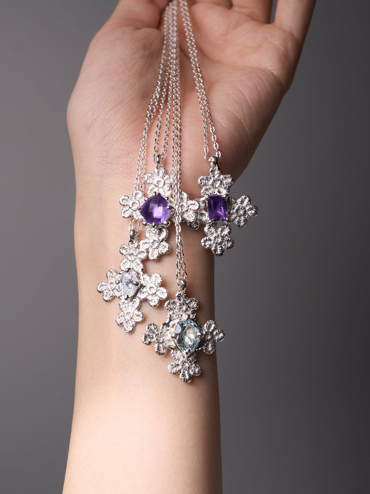 cluster cloral Lace charm