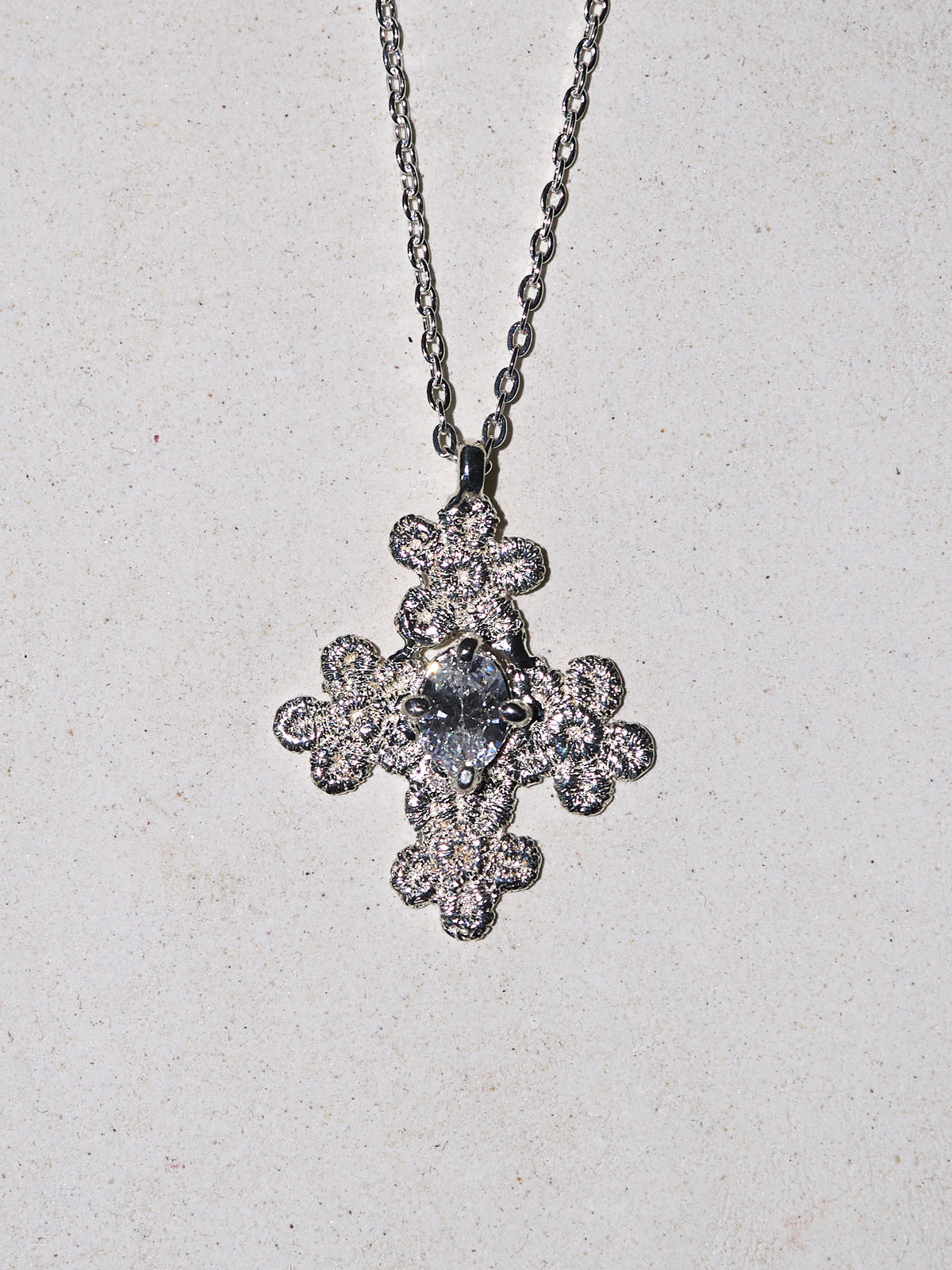 cluster cloral Lace charm