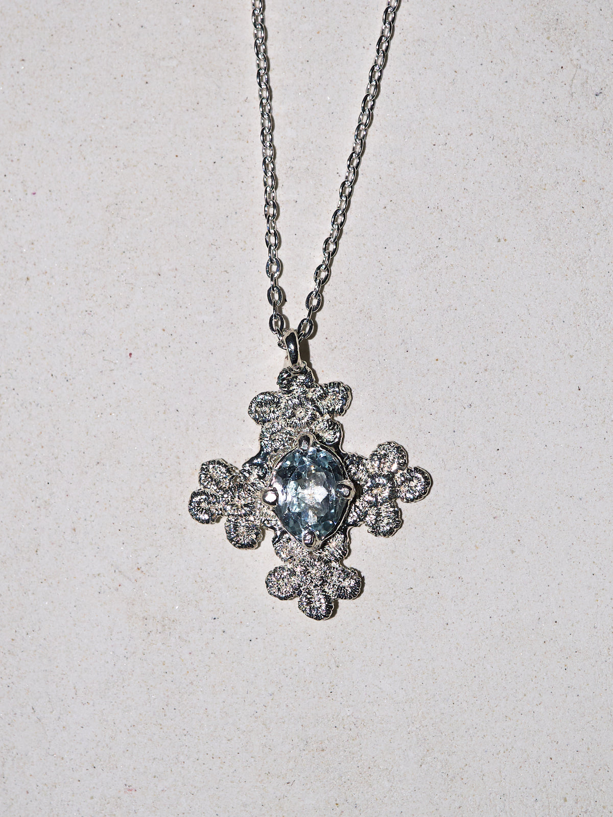 cluster cloral Lace charm