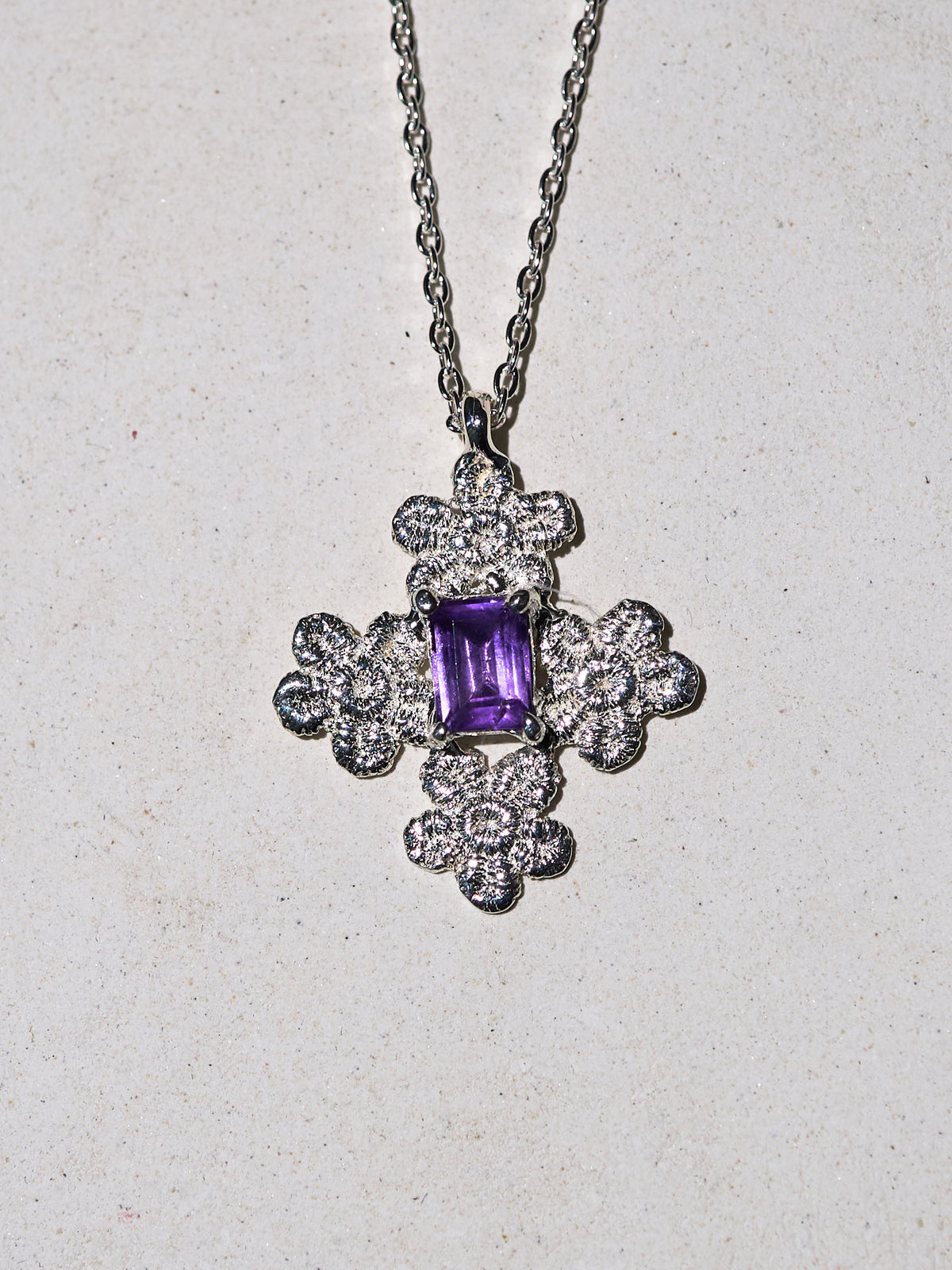 cluster cloral Lace charm
