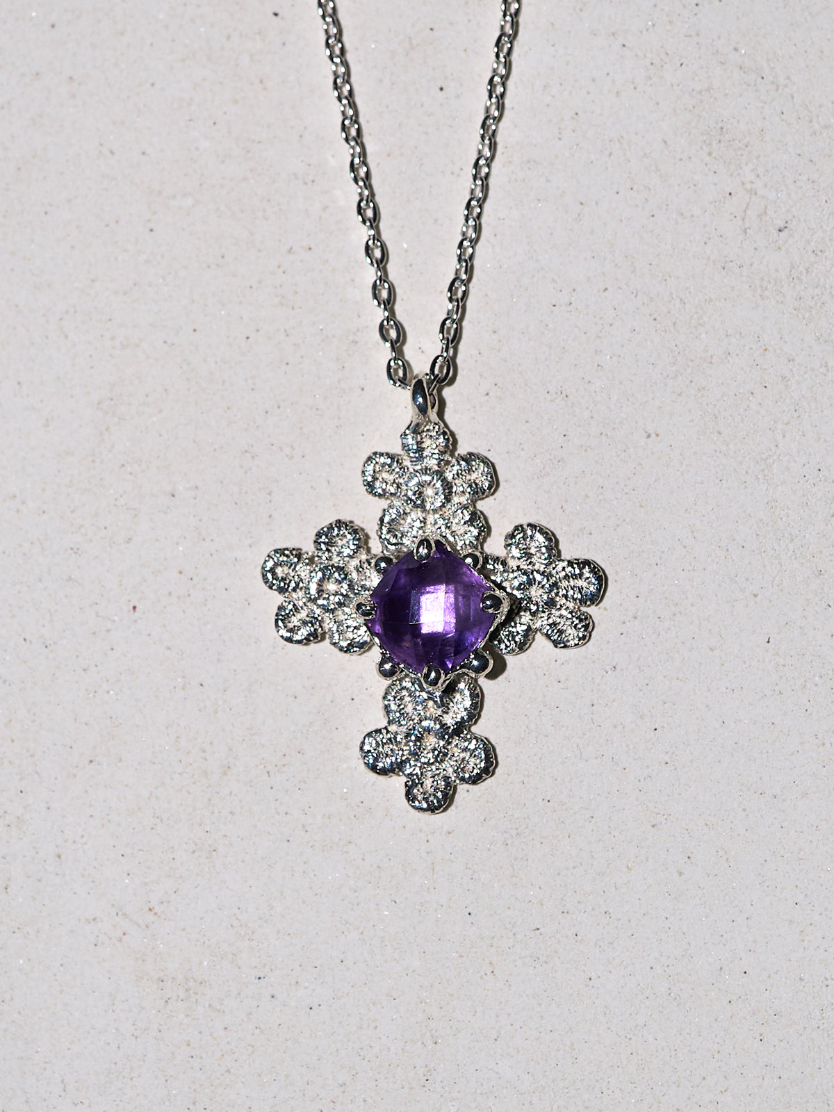 cluster cloral Lace charm