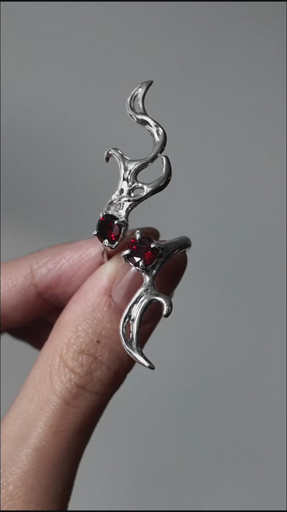 Double Garnet ring - 5 open