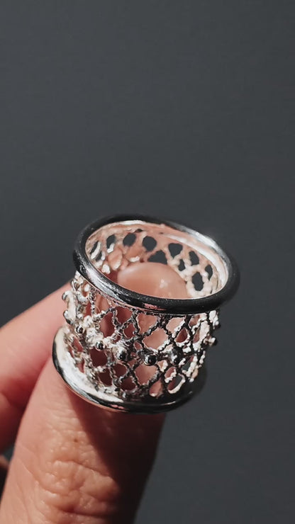 Lace cage band