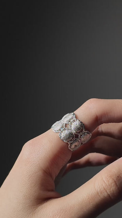 Lace band